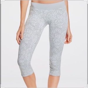 Fabletics cropped legging